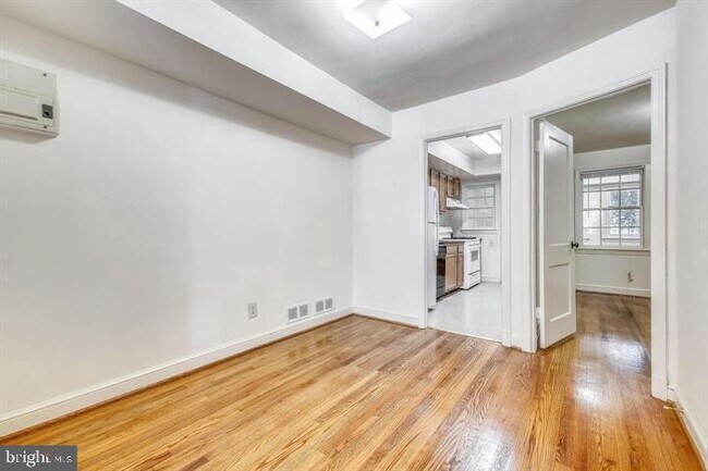Building Photo - 7814 Tilbury St