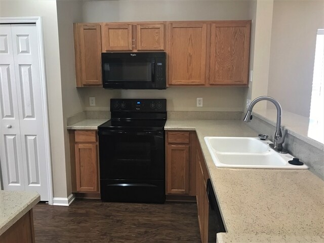 Building Photo - 9565 Staples Mill Dr