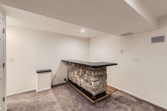 Building Photo - Spacious 4 Bed/ 3 Bath Home with Finished Basement