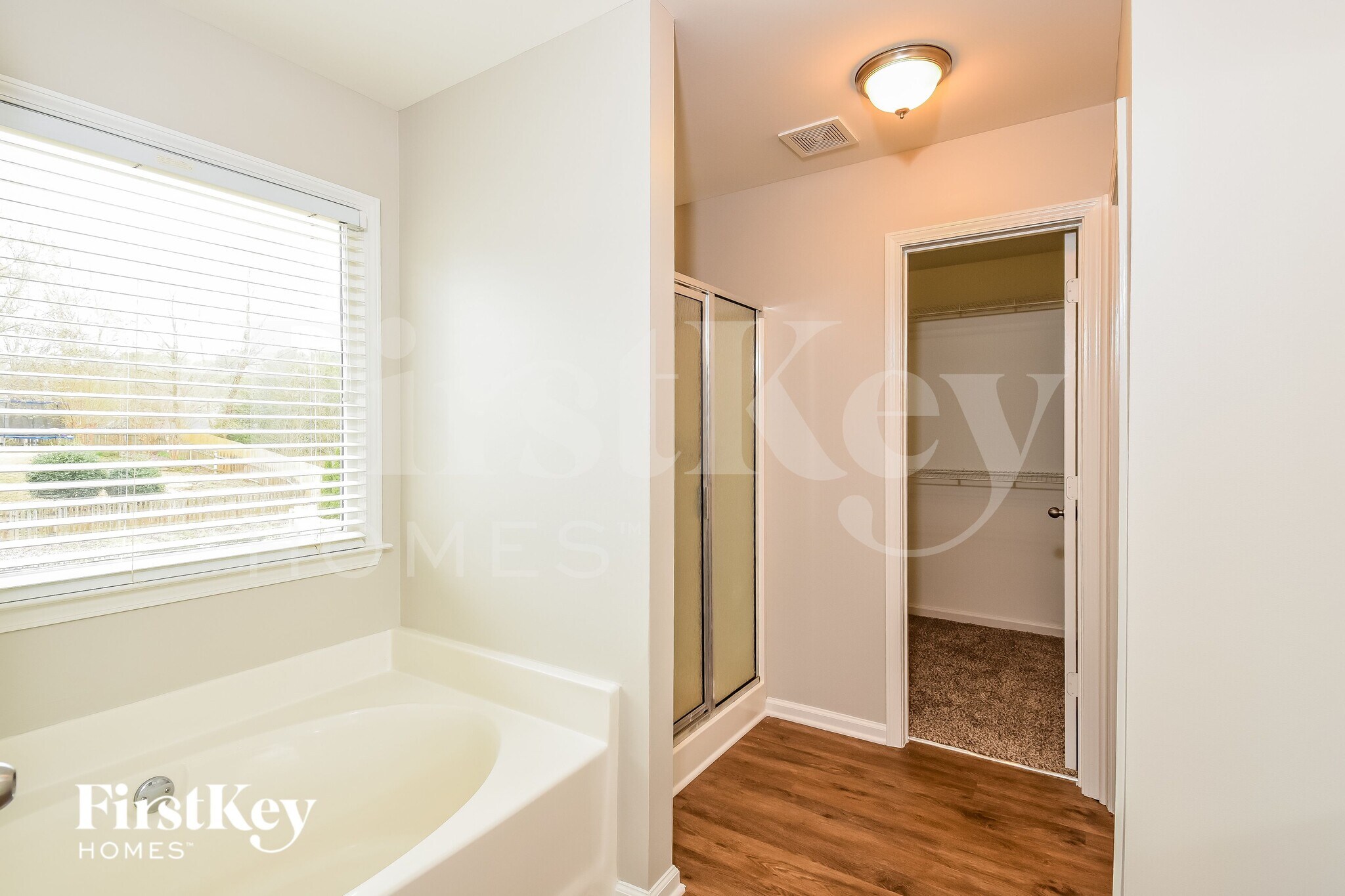 Building Photo - 506 Millside Tr