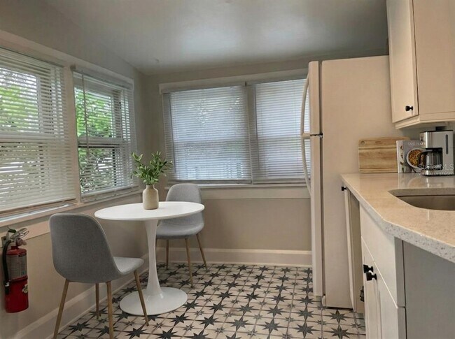 Building Photo - 3734 Burlington Ave N