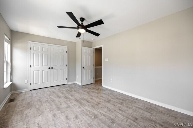 Building Photo - 2805 Queensland Dr
