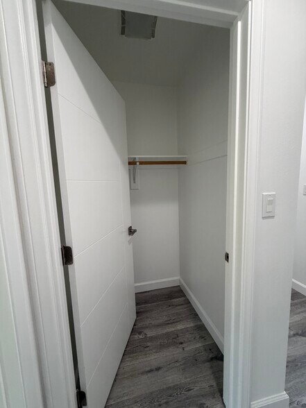 Building Photo - 1130 Browning Blvd