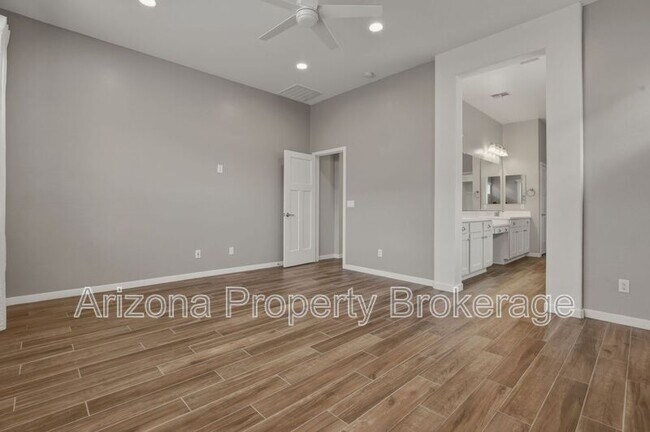 Building Photo - 2747 S Wildrose