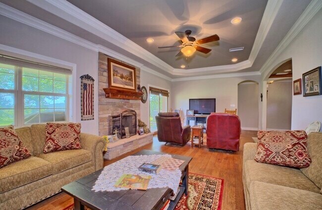 Building Photo - 7618 TX-87