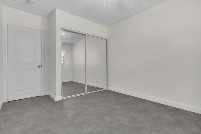 Building Photo - 4824 Benito St