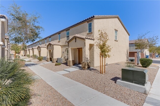 Primary Photo - 4641 Townwall St