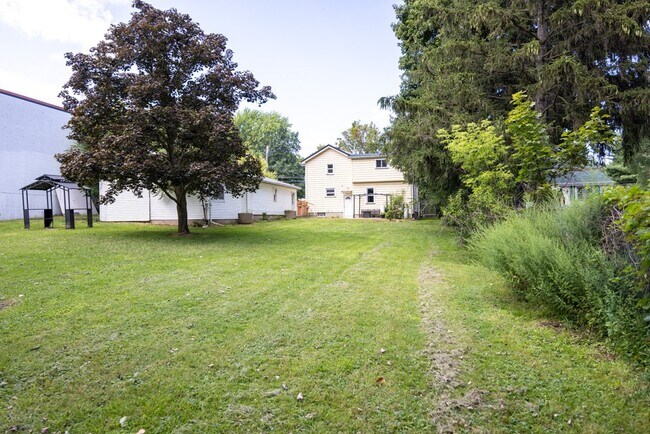 Building Photo - 52 East Ave