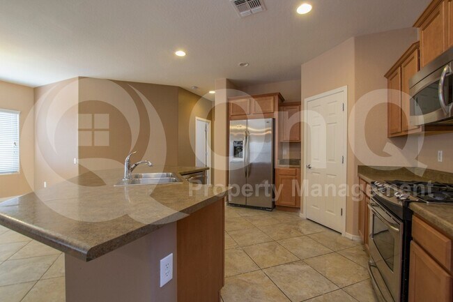 Building Photo - 4749 S Antonio