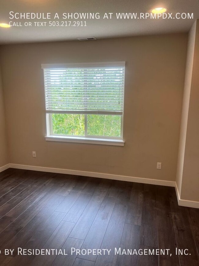 Building Photo - 14075 SW Compass Dr