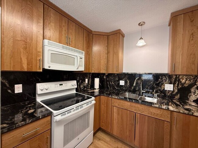 Building Photo - $2,500 | 3 Bedroom, 3 Bathroom House | No Pets | Available for Immediate Move In!