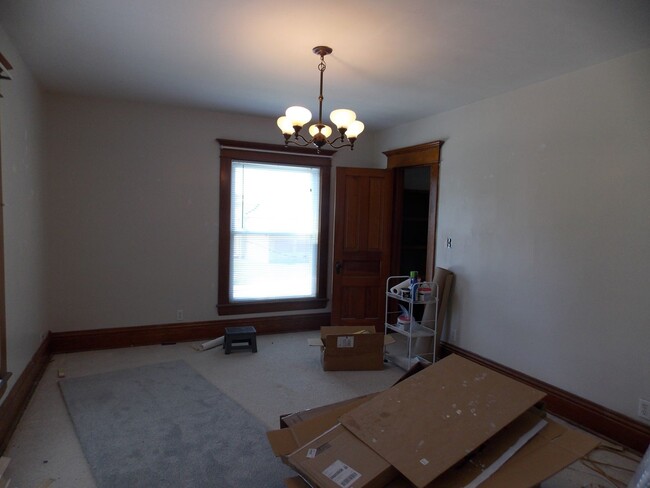 Building Photo - 4 bedroom 1.5 bath located in the city of ...