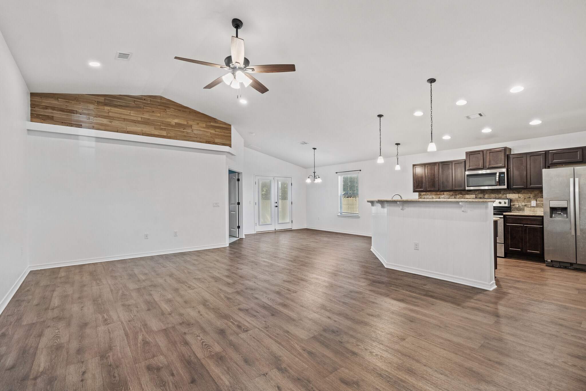 Building Photo - 5555 Peach Dr