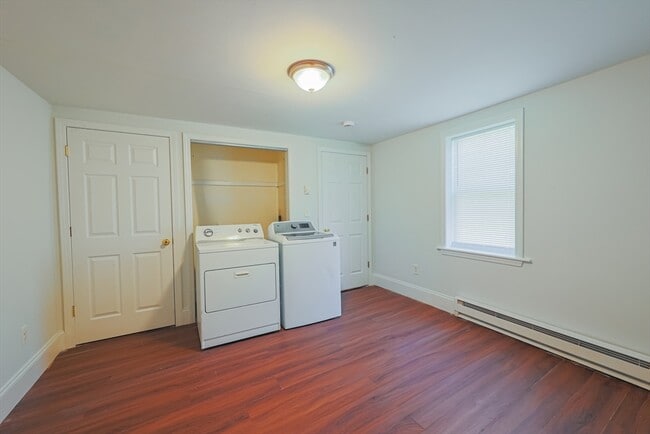 Building Photo - 89 Condor St