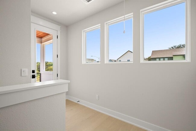 Building Photo - 2720 Bristol Dr