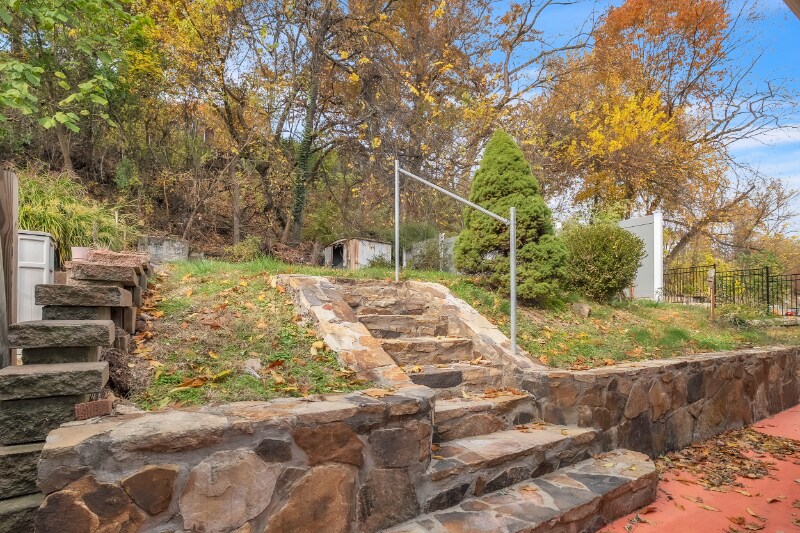 Building Photo - 6513 Stanton Ave