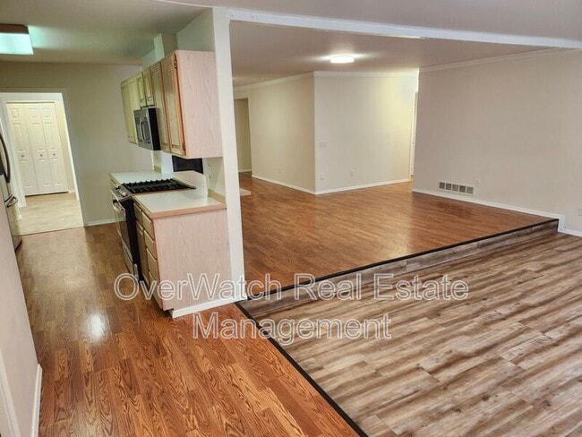 Building Photo - 9321 Noblewood St