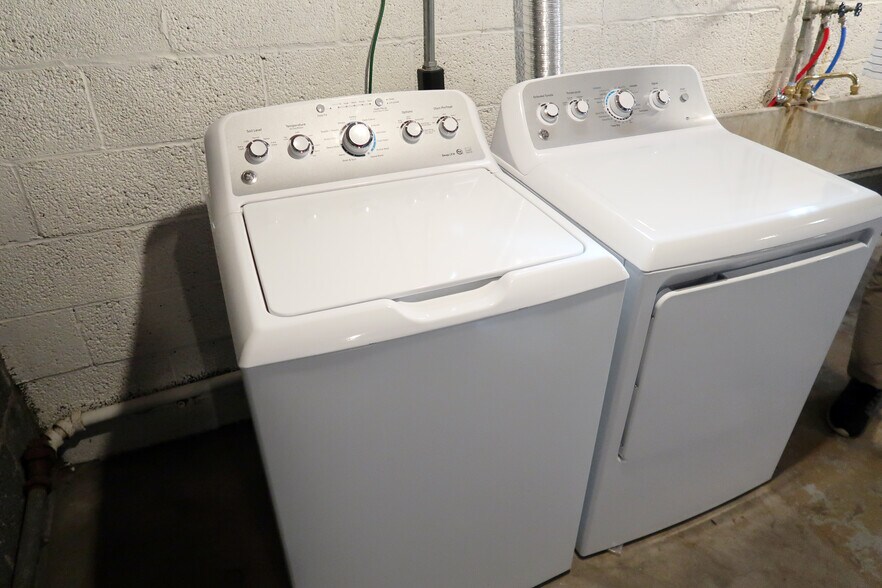 Washer & Dryer - 7043 N College Ave