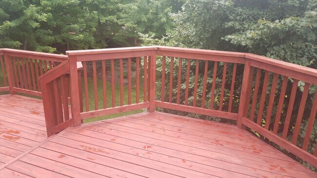 Building Photo - Spacious 4bed 3.5bath Single Family Home in Shakopee.  Featuring an in-home Theater