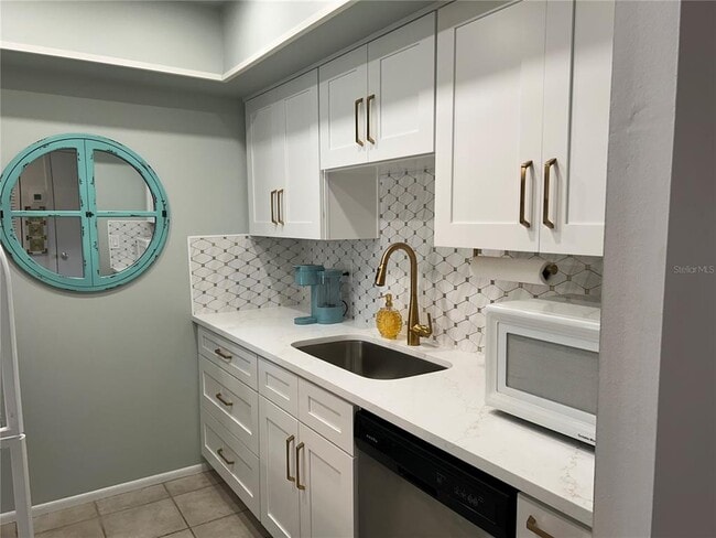 Building Photo - 8625 Midnight Pass Rd