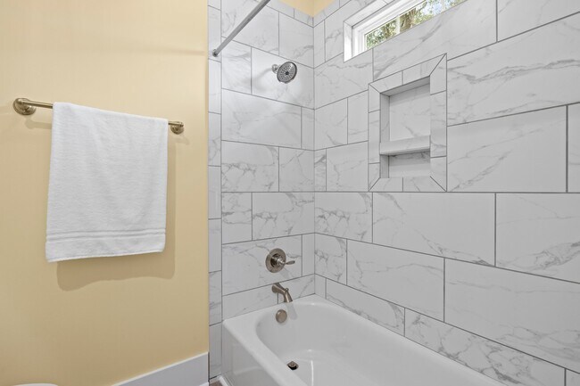 Building Photo - 5603 Sound Dr