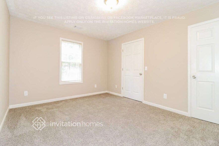 Building Photo - 135 Long Creek Dr