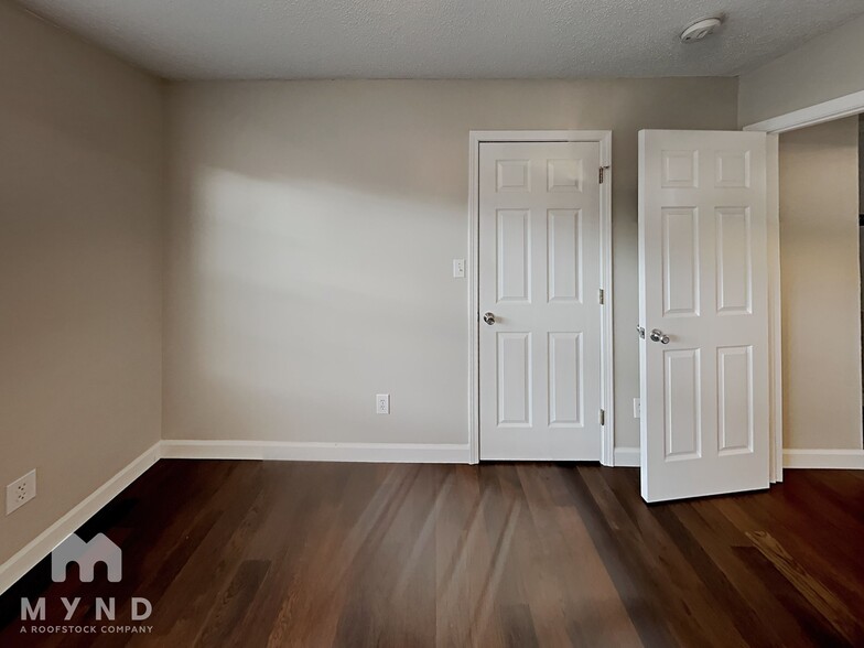 Building Photo - 608 Helms Dr