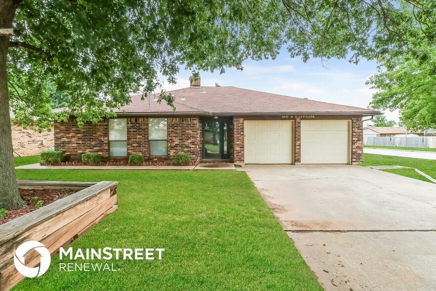 Primary Photo - 100 N Eastgate Dr