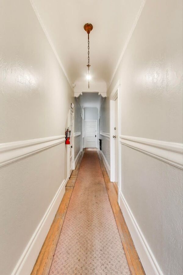Building Photo - 528 Ashbury St