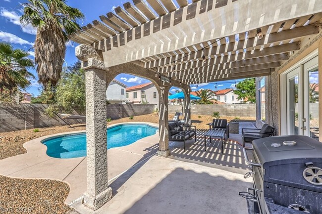 Building Photo - 1918 Pintura Cir