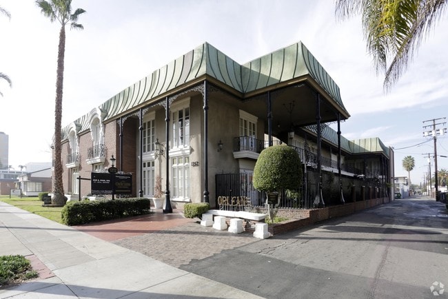 Building Photo - 1212 N Broadway