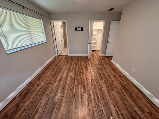 Building Photo - 5260 Lima Pl