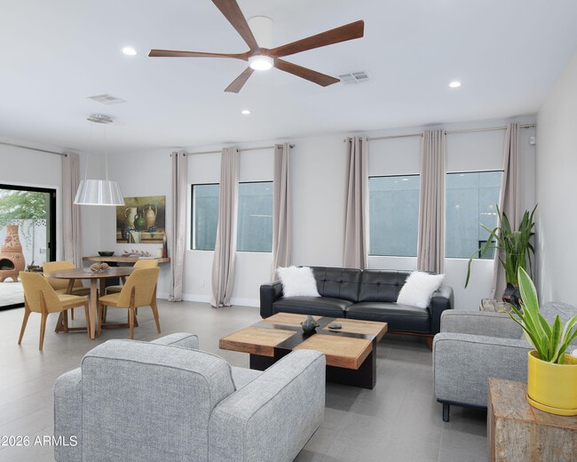 Building Photo - 2423 E Lincoln Cir