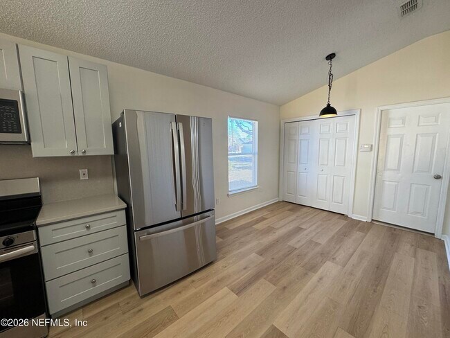 Building Photo - 8038 Timber Point Dr