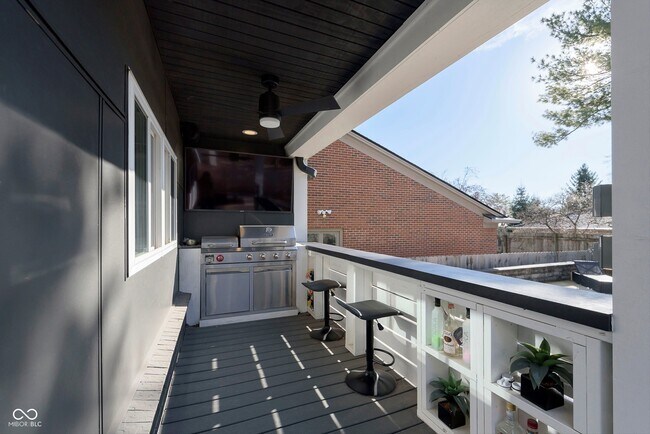 Building Photo - 429 W 86th St