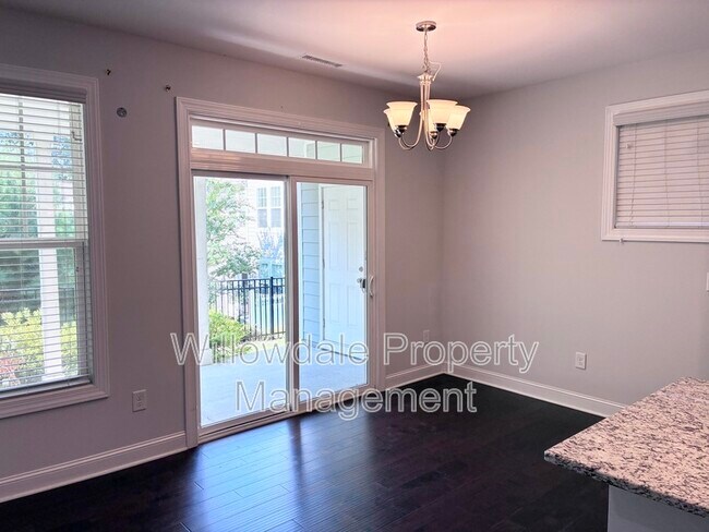 Building Photo - 1309 Little Hills Dr