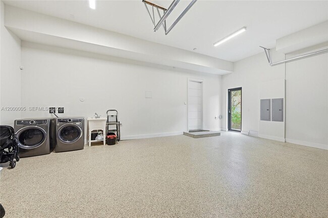 Building Photo - 3300 NE 170th St