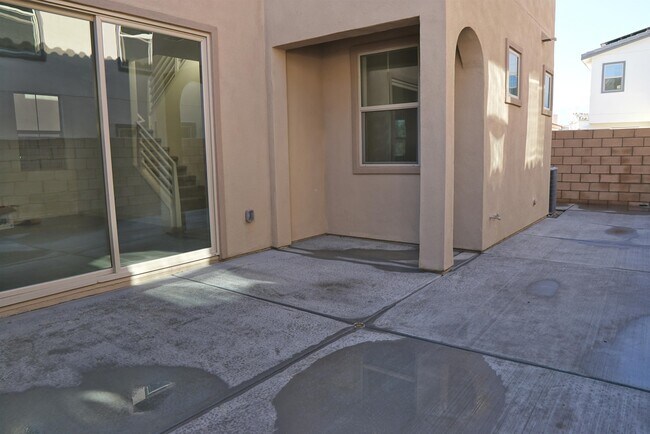 Building Photo - 36016 Franklin Dr