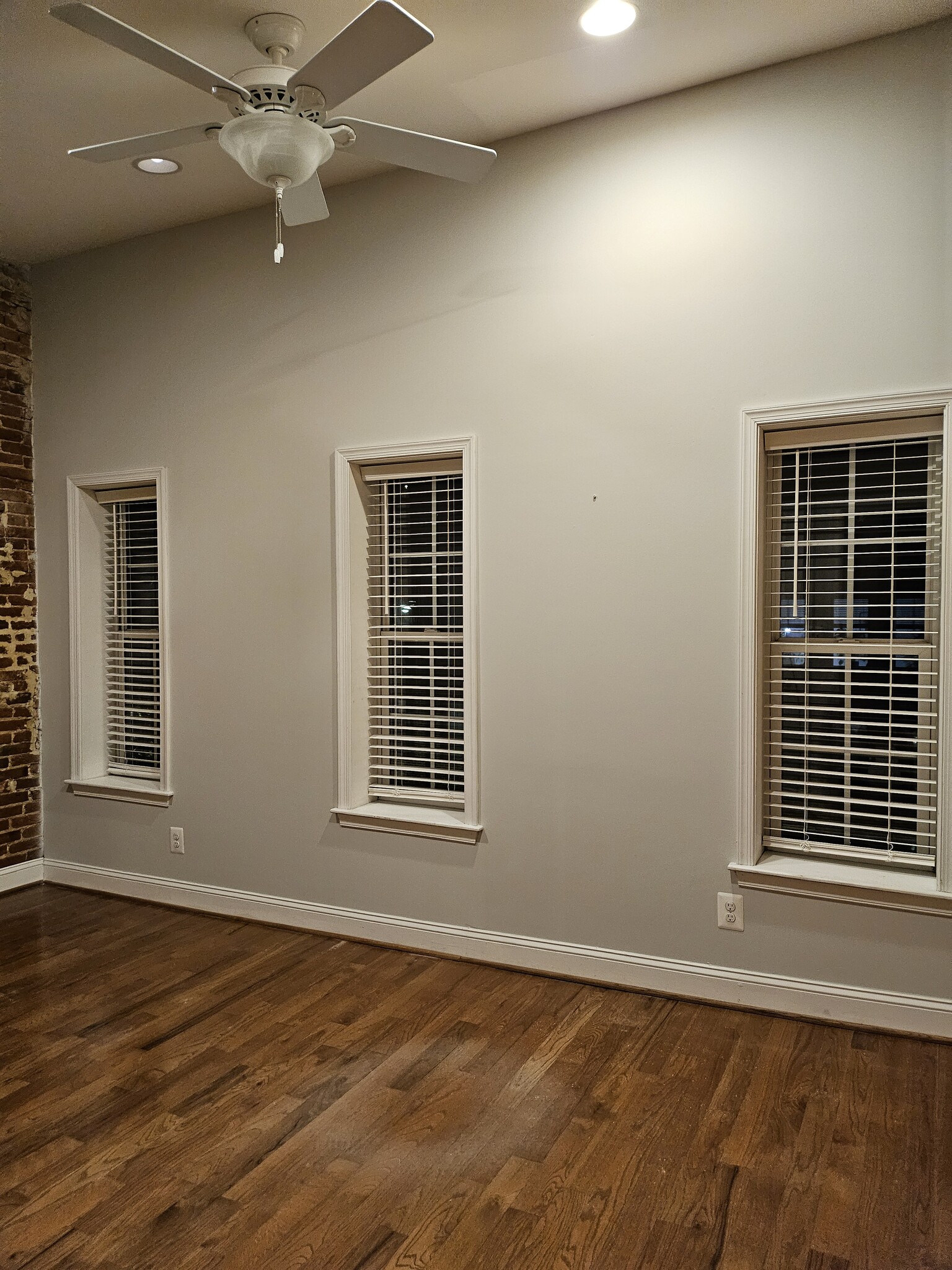 Building Photo - 908 S Hanover St