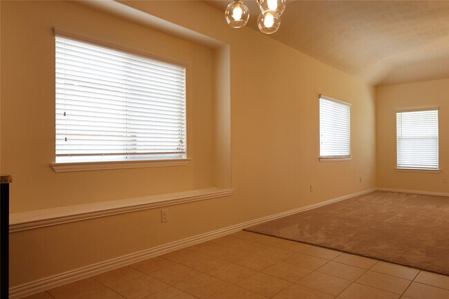 Building Photo - 24715 Hikers Bend Dr