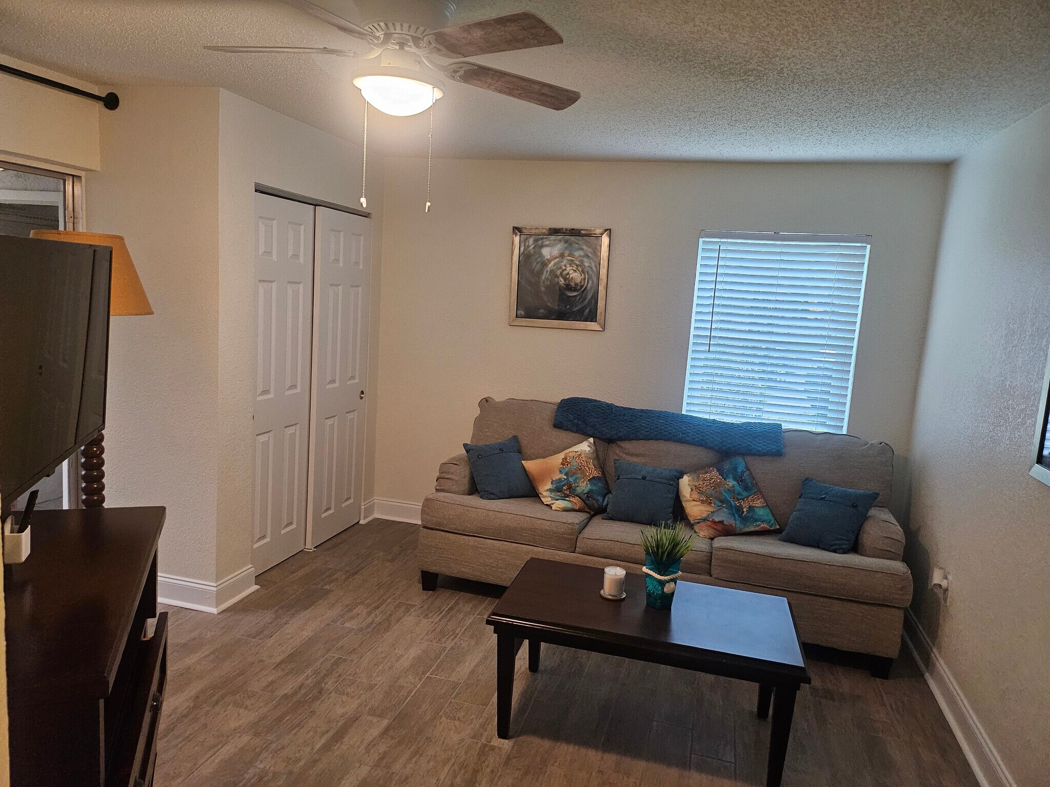 Building Photo - 387 S McMullen Booth Rd