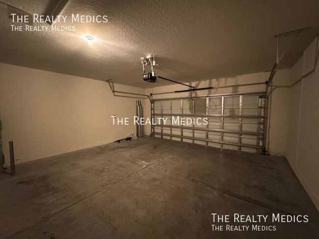 Building Photo - 1028 Salina St SE