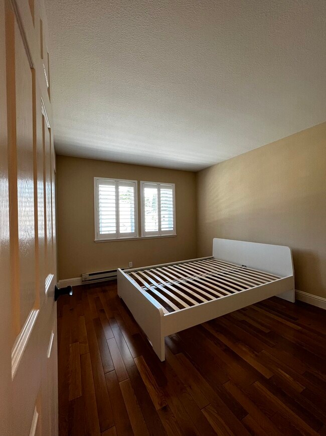 Building Photo - 580 Vista Ave