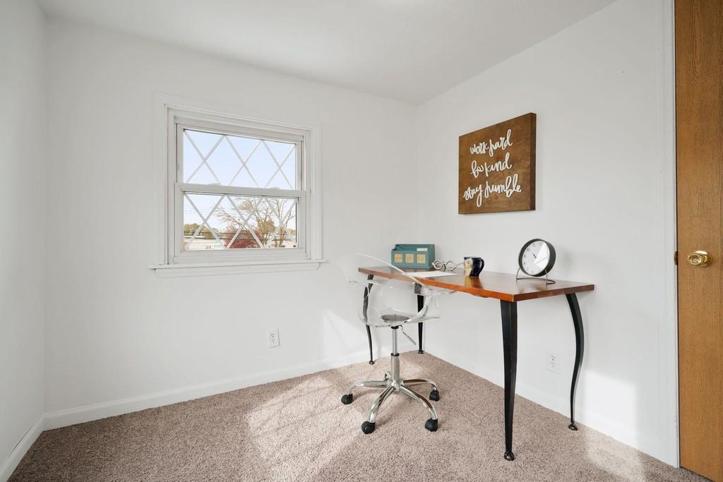 Building Photo - 5060 Hughes Ave NE