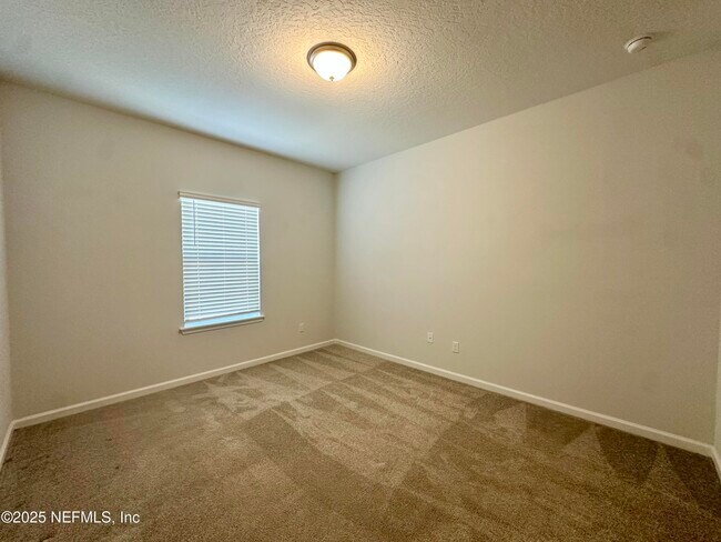 Building Photo - 215 Pine Bluff Dr