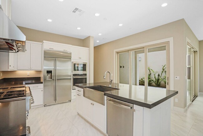 Building Photo - Elegant and Modern Living in Adagio in Cad...