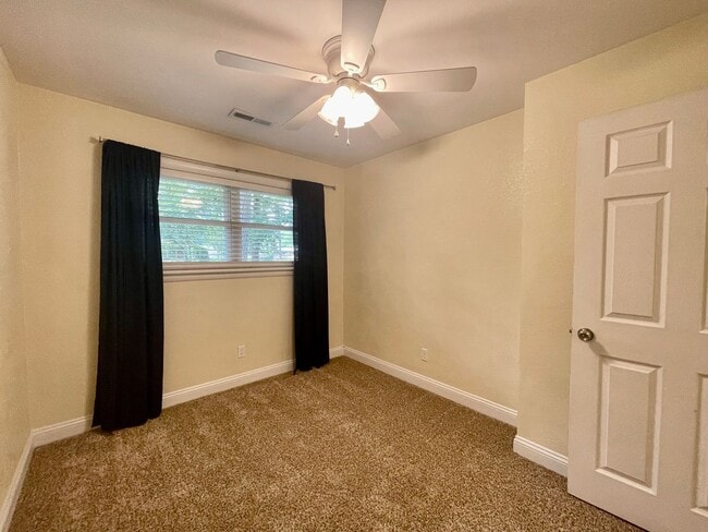 Building Photo - Ready 07-13-26! 4/2 Ranch Home On Corner Lot! Pet-Friendly & All Appliances Convey!