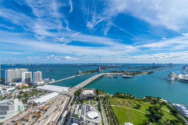 Building Photo - 1000 Biscayne Blvd