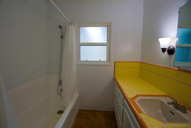 Building Photo - 170 Garrett Ave