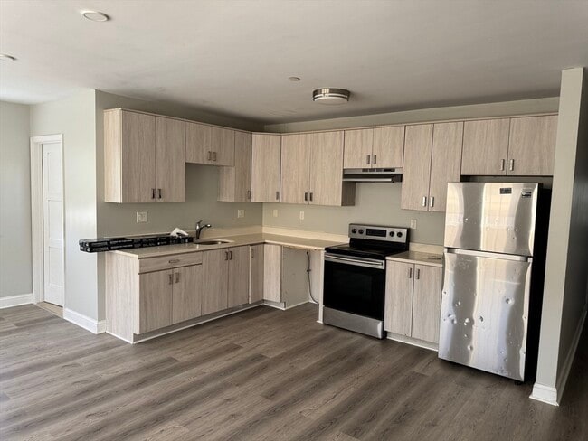 Building Photo - 41 Oldfields Rd